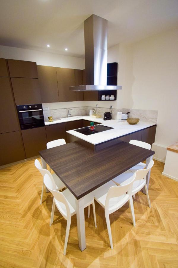 Sibilla Suite Apartment - Via Piella 14 Bolonia Exterior foto